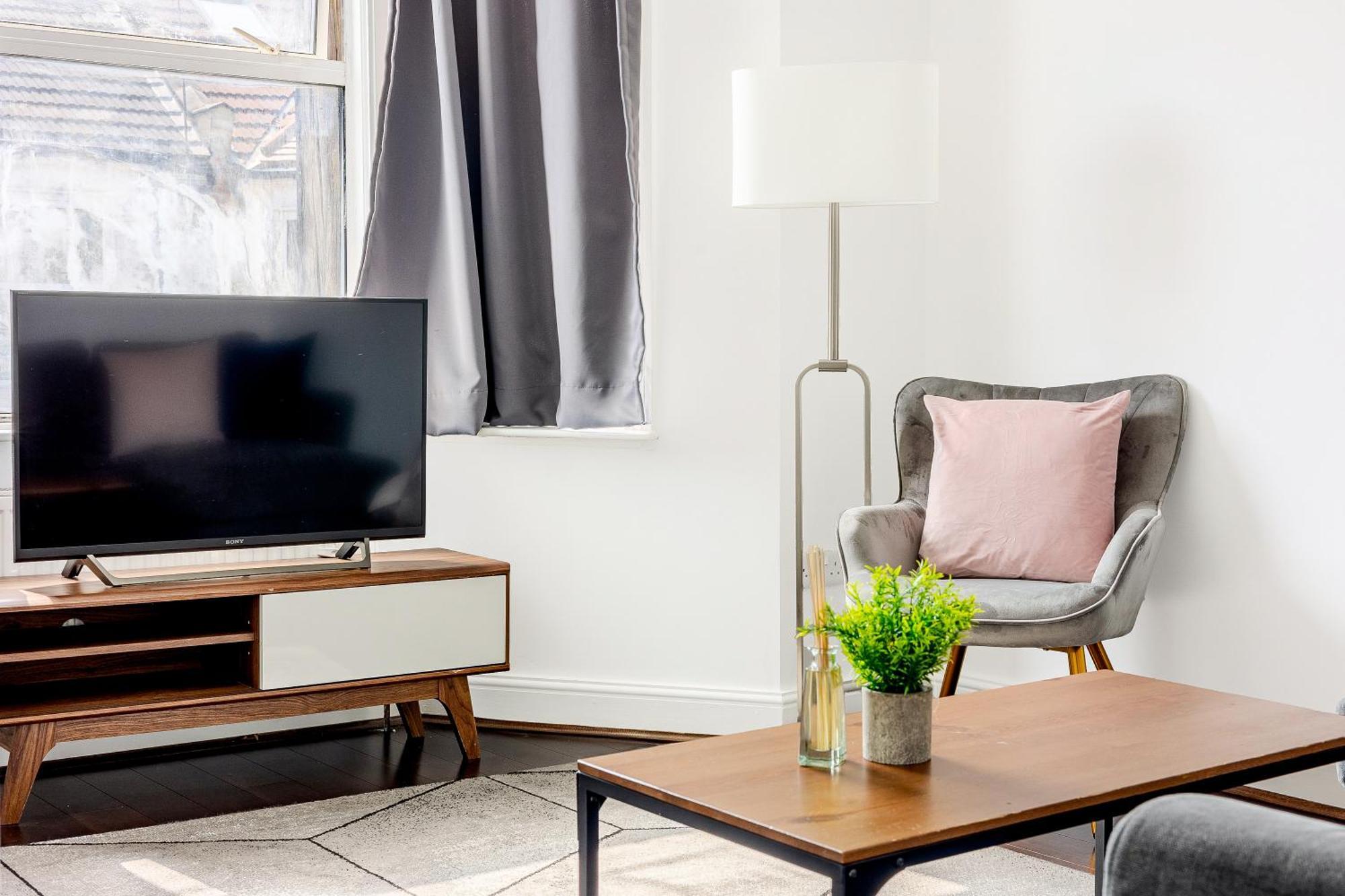 Bright 2Br Flat, Forest Gate, East لندن المظهر الخارجي الصورة