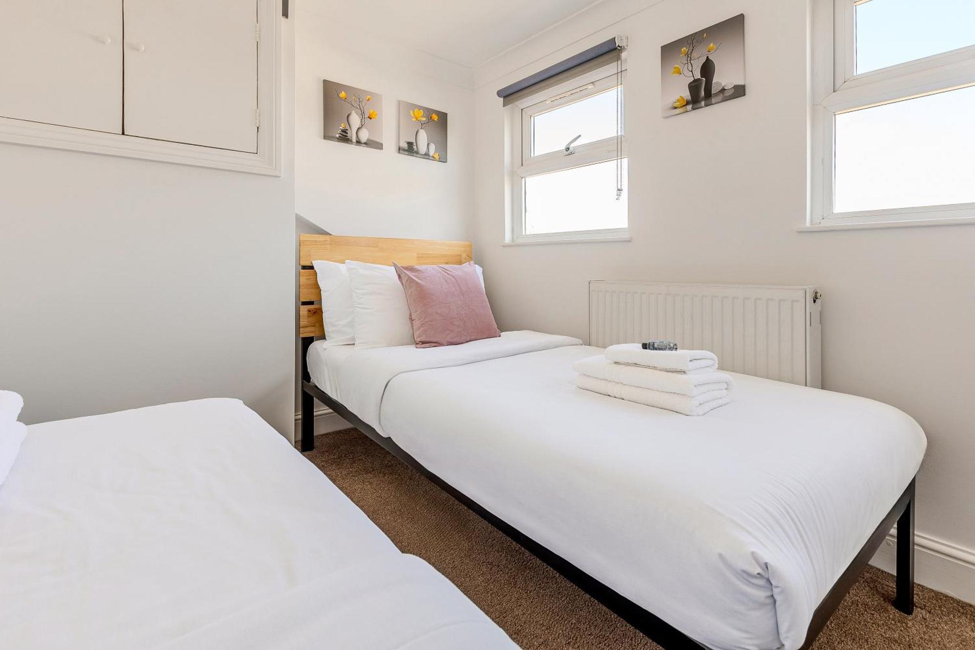 Bright 2Br Flat, Forest Gate, East لندن المظهر الخارجي الصورة